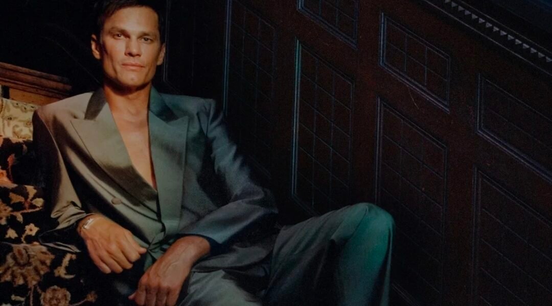 توم برادي يدخل عالم الموضة من بوابة Gucci.. نجم كرة القدم يتحول إلى وجه للحملة الجديدة - صورة مميزة توم برادي يدخل عالم الموضة من بوابة Gucci.. نجم كرة القدم يتحول إلى وجه للحملة الجديدة