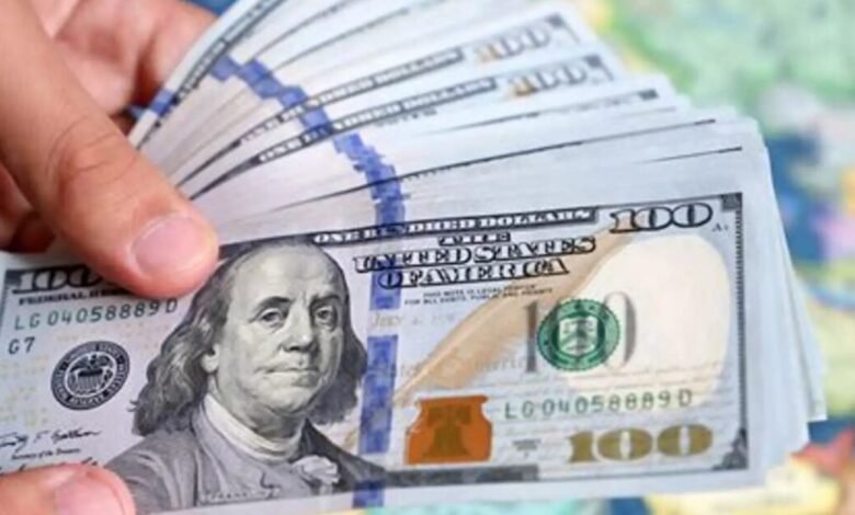 الدولار يرتفع والأسواق تترقب أول رفع للفائدة الأميركية منذ أكثر من عامين